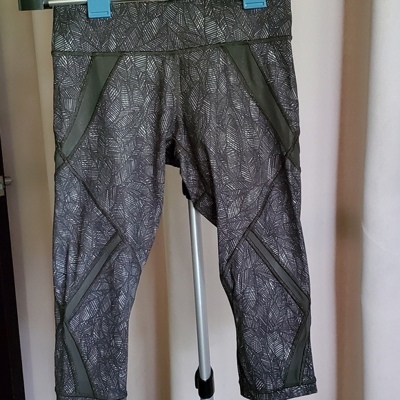 Lululemon Capri - Picture 3 of 6